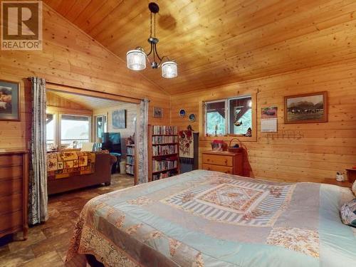 1837 Blubber Bay Rd, Texada Island, BC - Indoor Photo Showing Bedroom