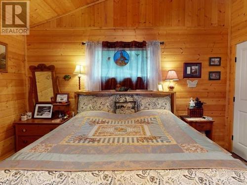 1837 Blubber Bay Rd, Texada Island, BC - Indoor Photo Showing Bedroom