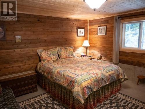 1837 Blubber Bay Rd, Texada Island, BC - Indoor Photo Showing Bedroom