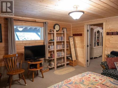 1837 Blubber Bay Rd, Texada Island, BC - Indoor Photo Showing Bedroom