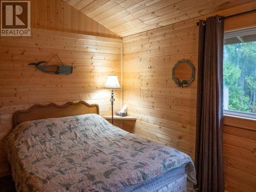 1837 Blubber Bay Rd, Texada Island, BC - Indoor Photo Showing Bedroom