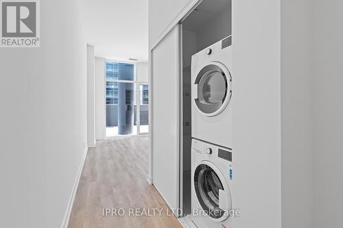 407 - 20 Edward Street, Toronto, ON - Indoor Photo Showing Laundry Room