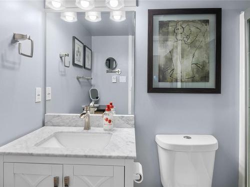 114-1685 Estevan Rd, Nanaimo, BC - Indoor Photo Showing Bathroom