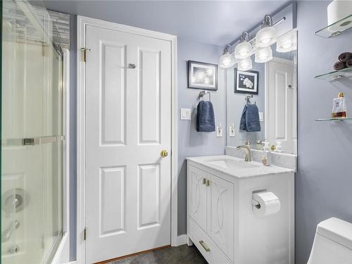 114-1685 Estevan Rd, Nanaimo, BC - Indoor Photo Showing Bathroom