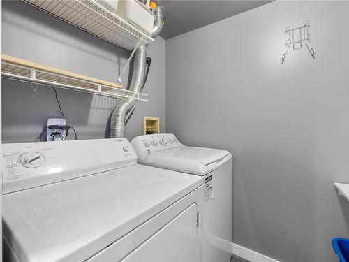 114-1685 Estevan Rd, Nanaimo, BC - Indoor Photo Showing Laundry Room