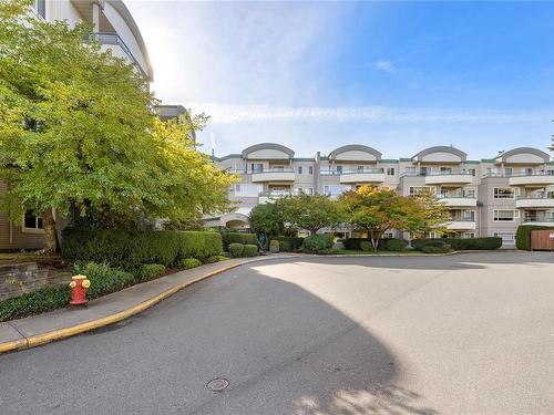 114-1685 Estevan Rd, Nanaimo, BC - Outdoor