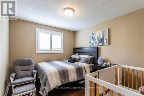 698 Acadia Drive, Hamilton, ON - Indoor Photo Showing Bedroom