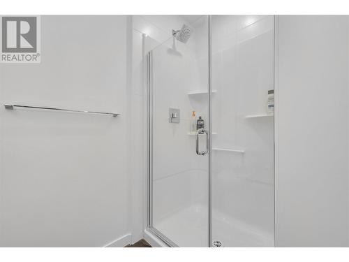 1800 Richter Street Unit# Ph12, Kelowna, BC - Indoor Photo Showing Bathroom