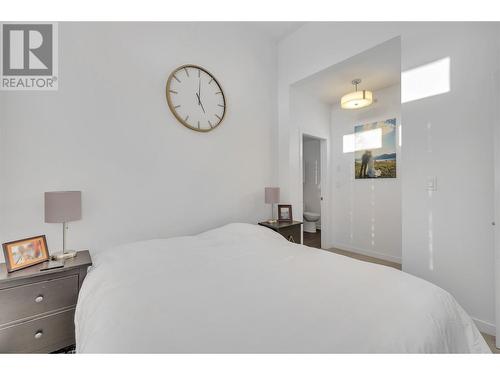 1800 Richter Street Unit# Ph12, Kelowna, BC - Indoor Photo Showing Bedroom