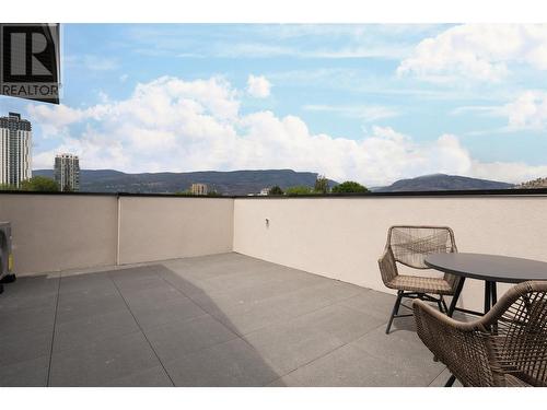 839 Lawson Avenue Unit# 2, Kelowna, BC - Outdoor