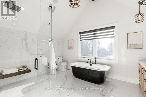 22 East John Street, Innisfil, ON - Indoor Photo Showing Bathroom