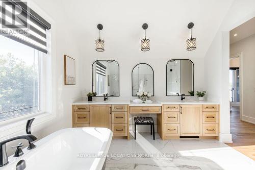 22 East John Street, Innisfil, ON - Indoor Photo Showing Bathroom