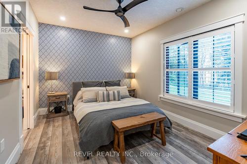 7404 Wellington Road 11 Road, Mapleton, ON - Indoor Photo Showing Bedroom