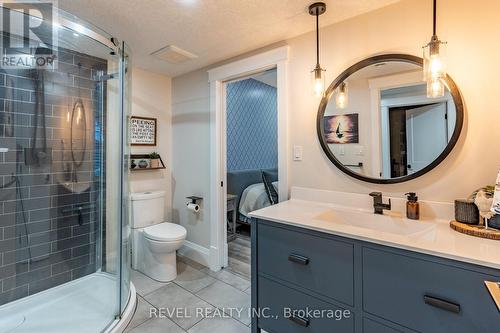 7404 Wellington Road 11 Road, Mapleton, ON - Indoor Photo Showing Bathroom