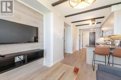 523 - 145 Columbia Street, Waterloo, ON - Indoor Photo Showing Kitchen