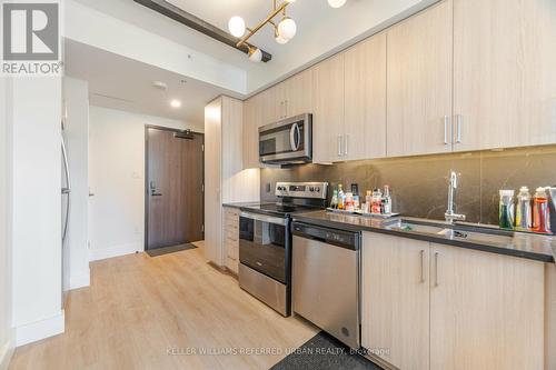 523 - 145 Columbia Street, Waterloo, ON - Indoor Photo Showing Kitchen