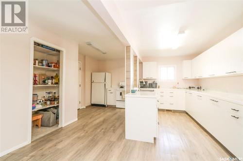 90 Franklin Avenue, Yorkton, SK - Indoor Photo Showing Kitchen