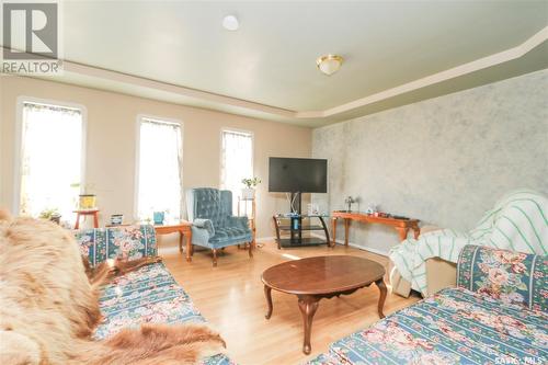 90 Franklin Avenue, Yorkton, SK - Indoor Photo Showing Living Room