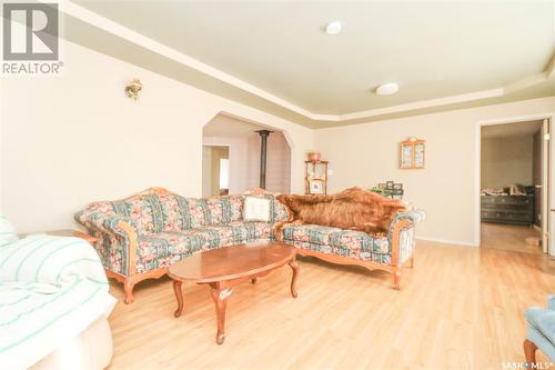 90 Franklin Avenue, Yorkton, SK - Indoor Photo Showing Living Room