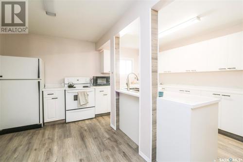 90 Franklin Avenue, Yorkton, SK - Indoor Photo Showing Kitchen