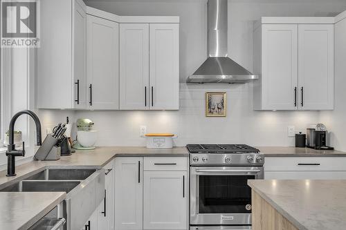 3043 Shaleview Drive, West Kelowna, BC - Indoor Photo Showing Kitchen With Double Sink With Upgraded Kitchen