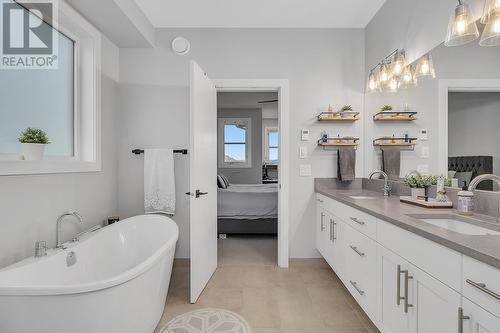 3043 Shaleview Drive, West Kelowna, BC - Indoor Photo Showing Bathroom