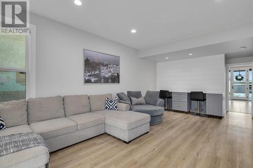 3043 Shaleview Drive, West Kelowna, BC - Indoor Photo Showing Living Room