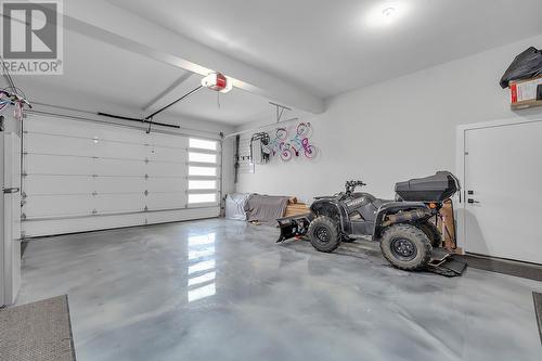 3043 Shaleview Drive, West Kelowna, BC - Indoor Photo Showing Garage