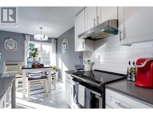 875 Badke Road Unit# 109, Kelowna, BC - Indoor Photo Showing Kitchen