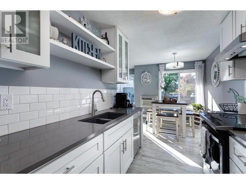 875 Badke Road Unit# 109, Kelowna, BC - Indoor Photo Showing Kitchen With Double Sink With Upgraded Kitchen