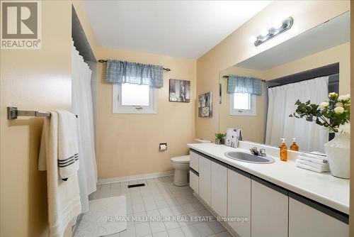 45 Lofthouse Drive, Whitby, ON - Indoor Photo Showing Bathroom