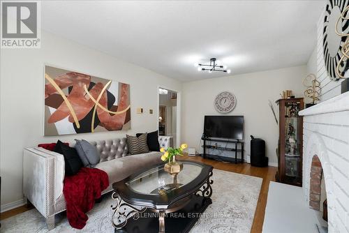 45 Lofthouse Drive, Whitby, ON - Indoor Photo Showing Living Room