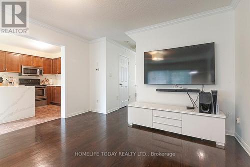 1137 Barr Crescent, Milton, ON - Indoor Photo Showing Kitchen