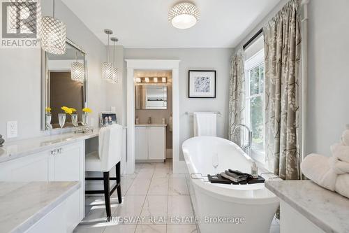 2612 10Th Line, Innisfil, ON - Indoor Photo Showing Bathroom