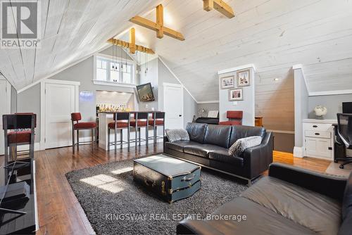 2612 10Th Line, Innisfil, ON - Indoor Photo Showing Living Room