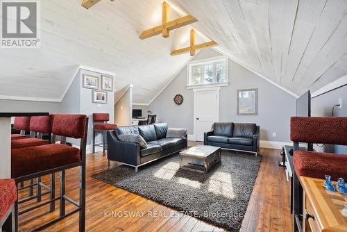 2612 10Th Line, Innisfil, ON - Indoor Photo Showing Living Room