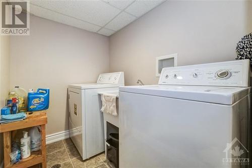 15 Foxhill Way Unit#A, Ottawa, ON - Indoor Photo Showing Laundry Room