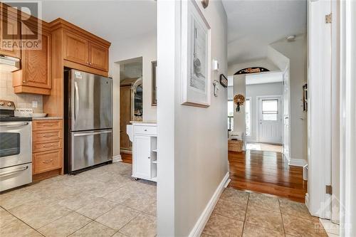 15 Foxhill Way Unit#A, Ottawa, ON - Indoor Photo Showing Kitchen