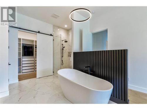 9436 Benchland Drive, Lake Country, BC - Indoor Photo Showing Bathroom