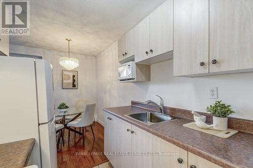 201 - 81 Charlton Avenue E, Hamilton, ON - Indoor Photo Showing Kitchen