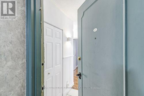 201 - 81 Charlton Avenue E, Hamilton, ON - Indoor Photo Showing Bathroom