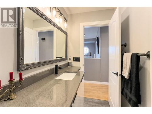 265 Gemini Road, Kelowna, BC - Indoor Photo Showing Bathroom