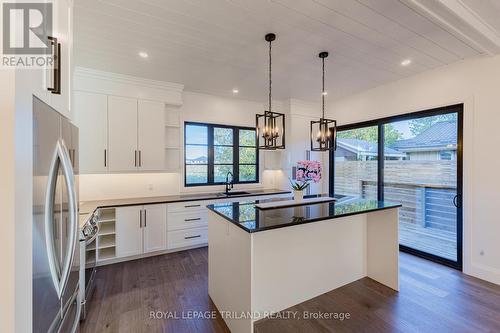 30 Gill Road, Lambton Shores (Grand Bend), ON - Indoor Photo Showing Kitchen