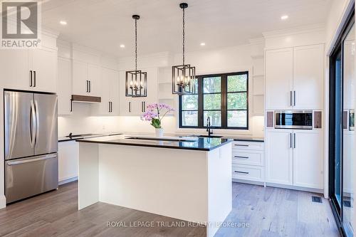 30 Gill Road, Lambton Shores (Grand Bend), ON - Indoor Photo Showing Kitchen With Upgraded Kitchen