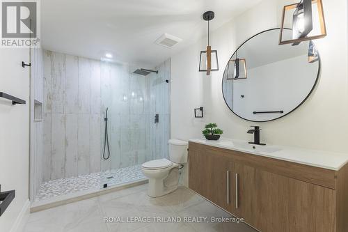 30 Gill Road, Lambton Shores (Grand Bend), ON - Indoor Photo Showing Bathroom