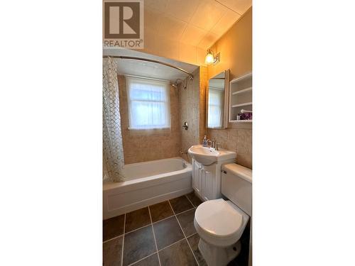 226 Crerar Street, Kimberley, BC - Indoor Photo Showing Bathroom