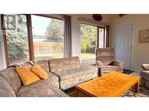 226 Crerar Street, Kimberley, BC - Indoor Photo Showing Living Room