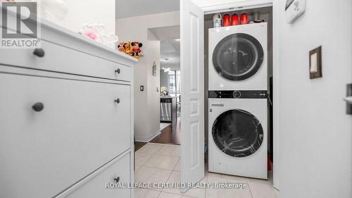 1407 - 225 Webb Drive, Mississauga, ON - Indoor Photo Showing Laundry Room