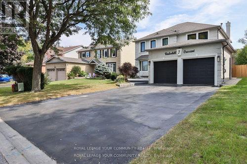 7 Underhill Crescent, Aurora, ON - Outdoor With Facade