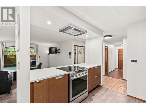 983 Bernard Avenue Unit# 105, Kelowna, BC - Indoor Photo Showing Kitchen